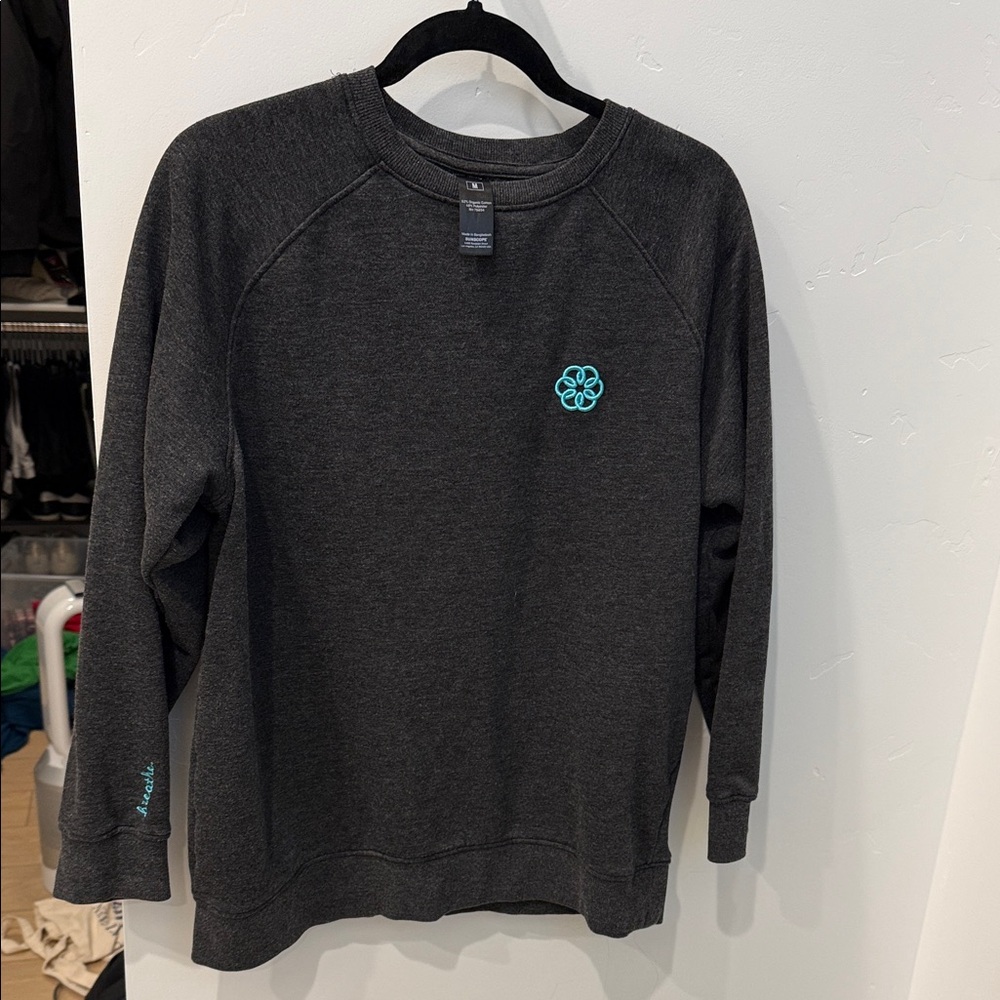 apple mindful minute challenge crewneck